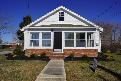 221 Branch St