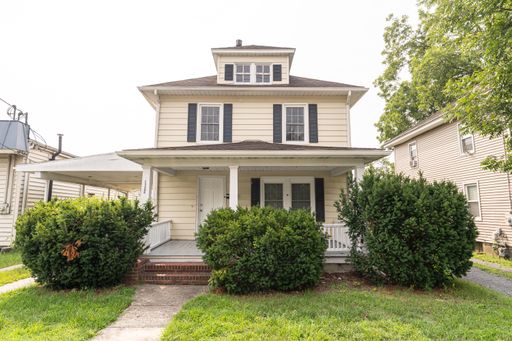 1109 N DIVISION ST – photo 1