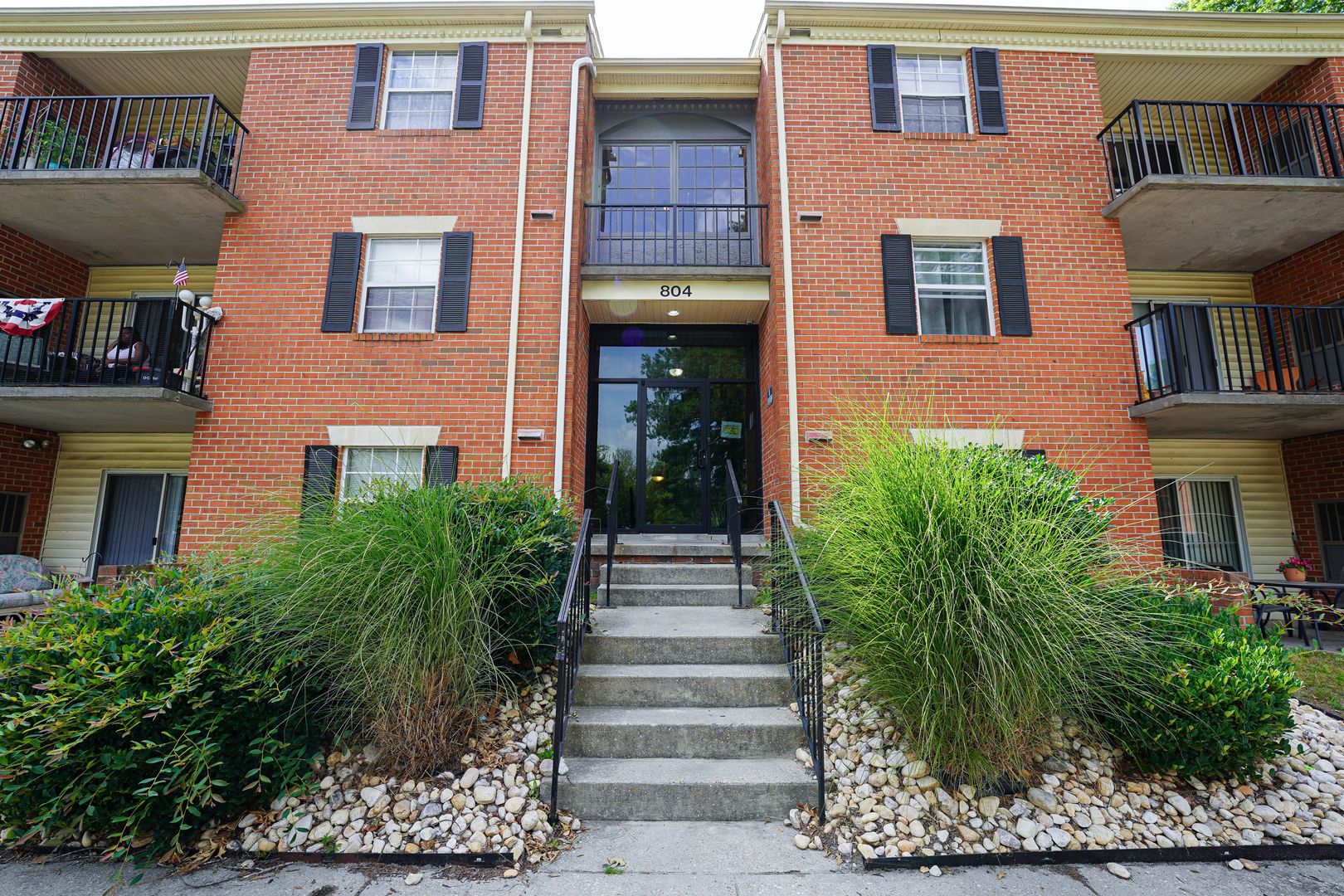 SALISBURY Apartment: 804 COLLEGE LN