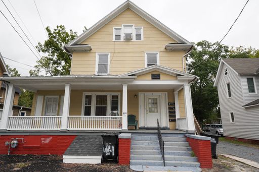 235 Newton St, Apt 4
