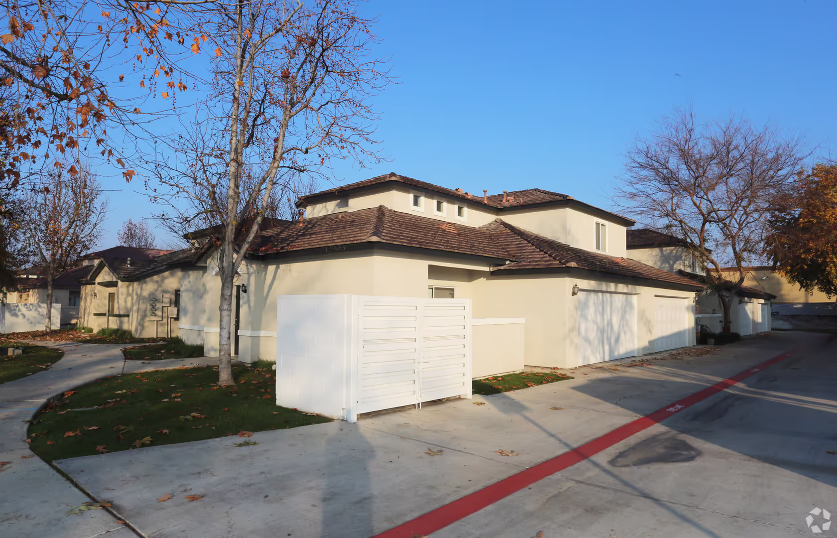 Bakersfield Apartment: 2206 Cullen Court
