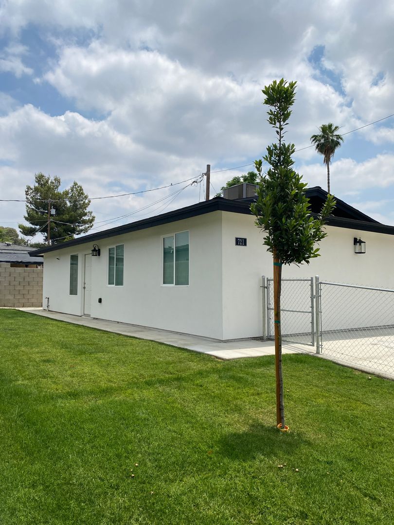 Bakersfield House: 721 Tate Street