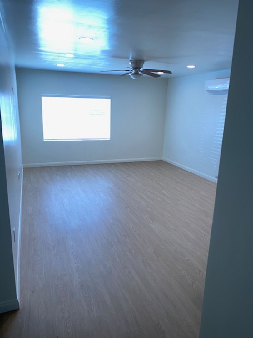 Bakersfield Apartment: 611 Ann Arbor Drive