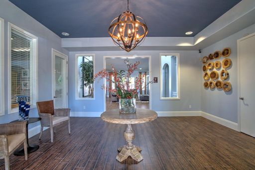 Spacious Two Bedroom! Don't Miss Out! – photo 1