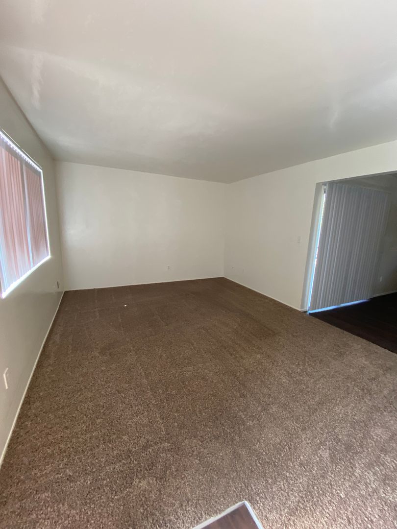 Bakersfield Apartment: 2540 Olive St.