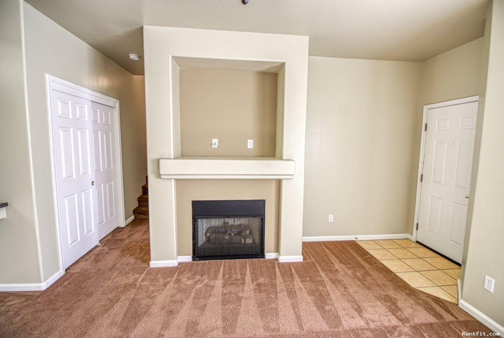 Bakersfield Apartment: 2329 Cullen Court
