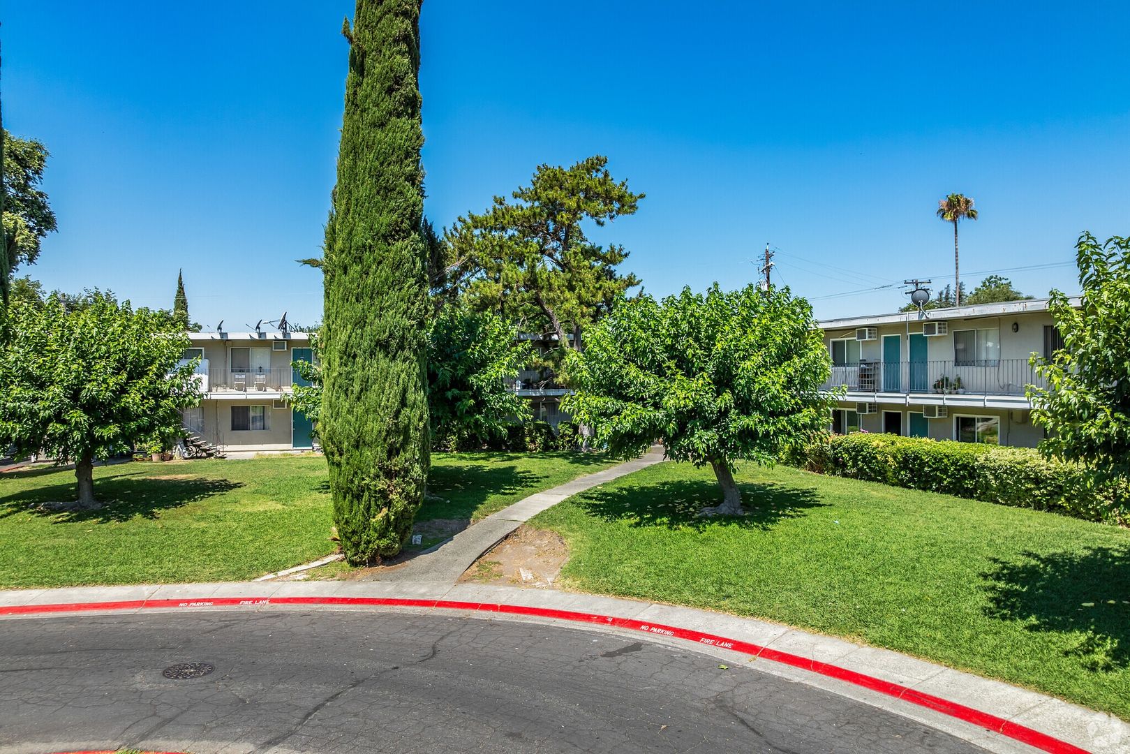 West Sacramento Apartment: 900 & 924 Simon Terrace