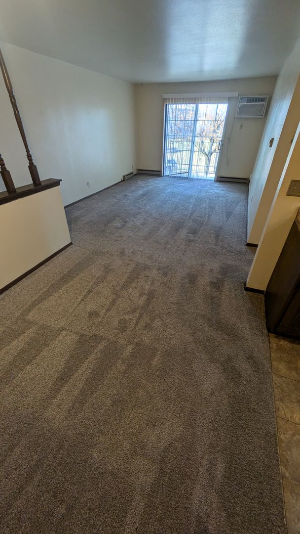 Milwaukee Apartment: 8903 N Michele St