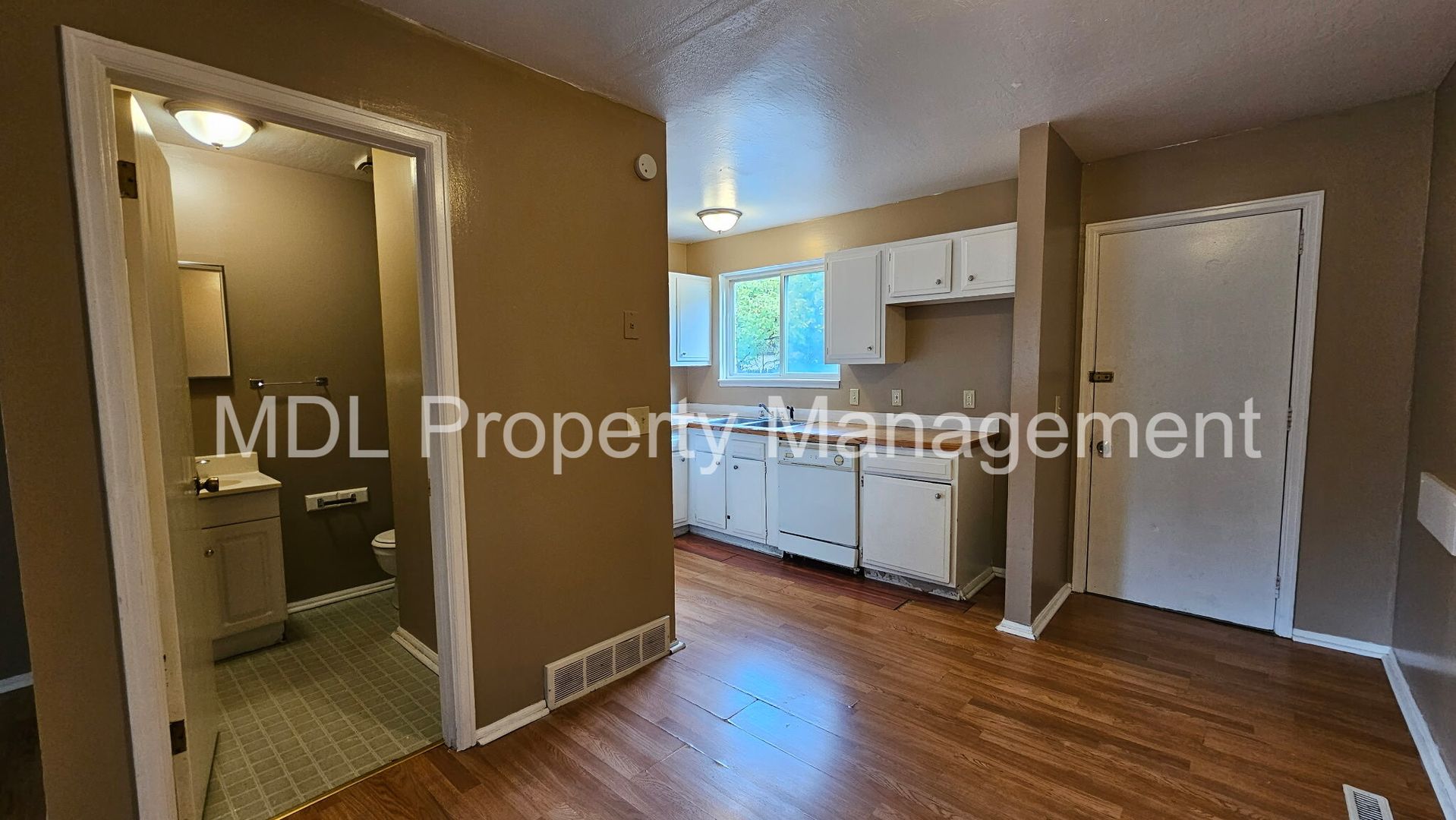 Saginaw Apartment: 412 N. Charles Street