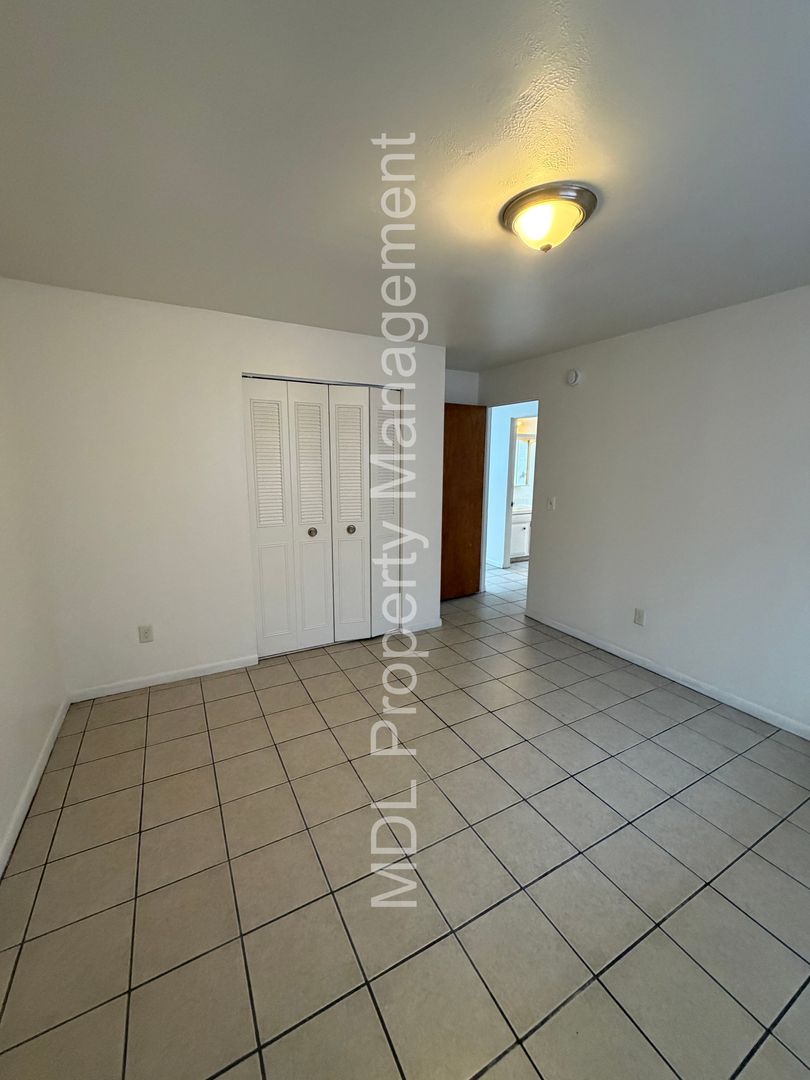 Saginaw Apartment: 2129 Weiss