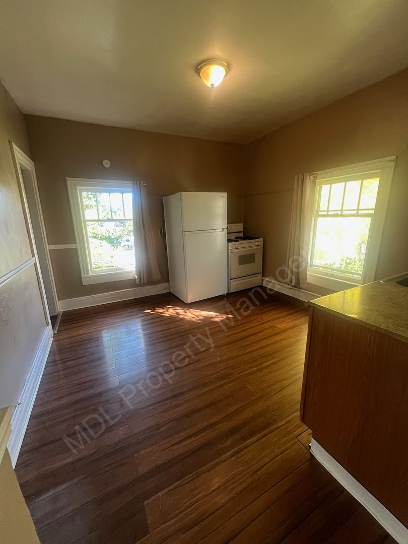 Saginaw Apartment: 707 N Woodbridge