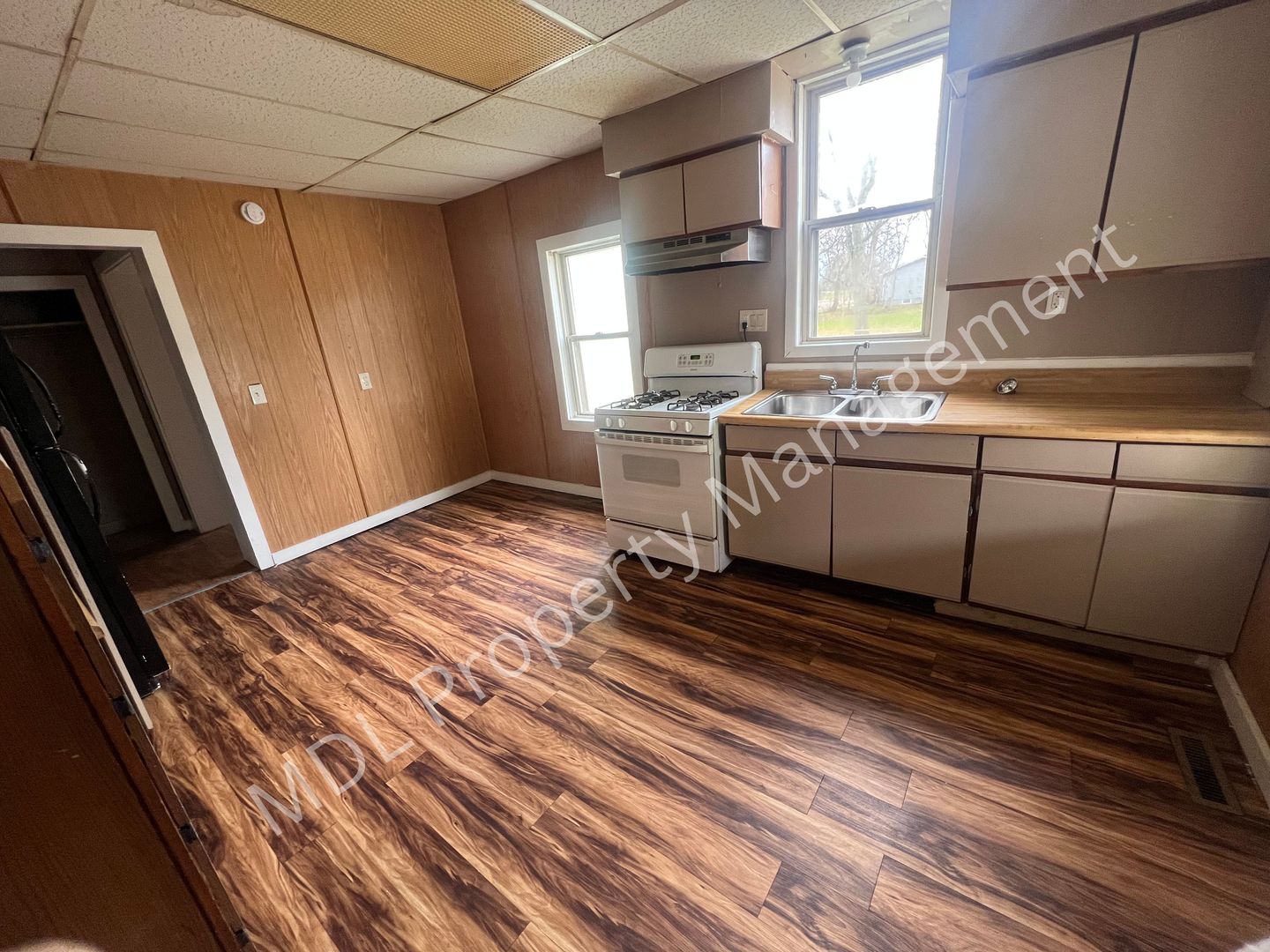 Bay City Apartment: 401 Litchfield