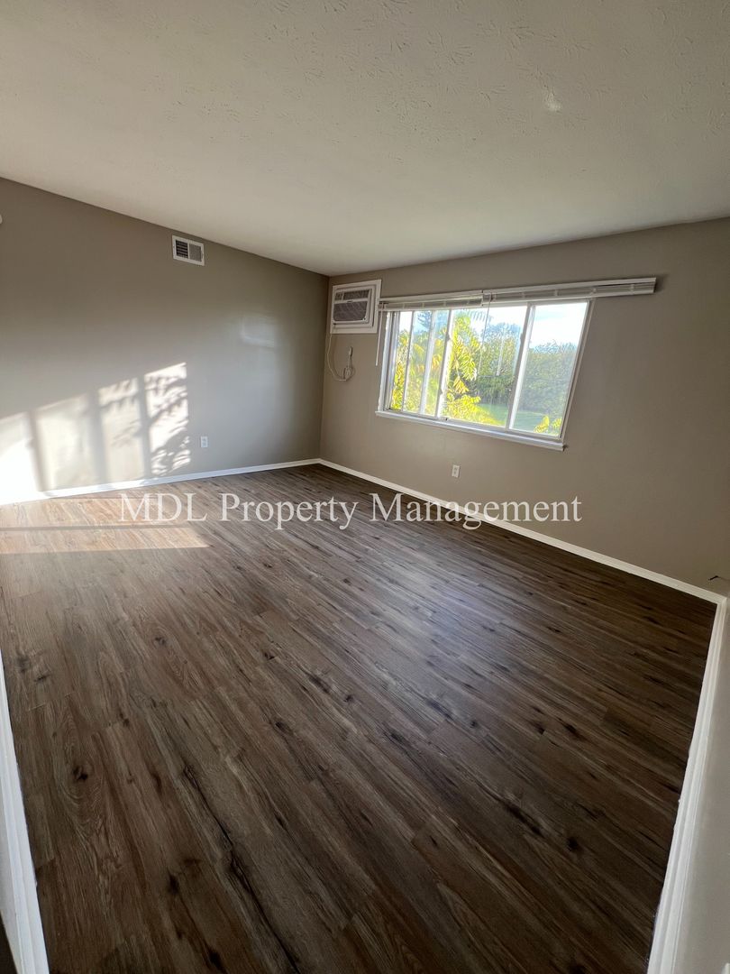 Saginaw Apartment: 2803 S Jefferson