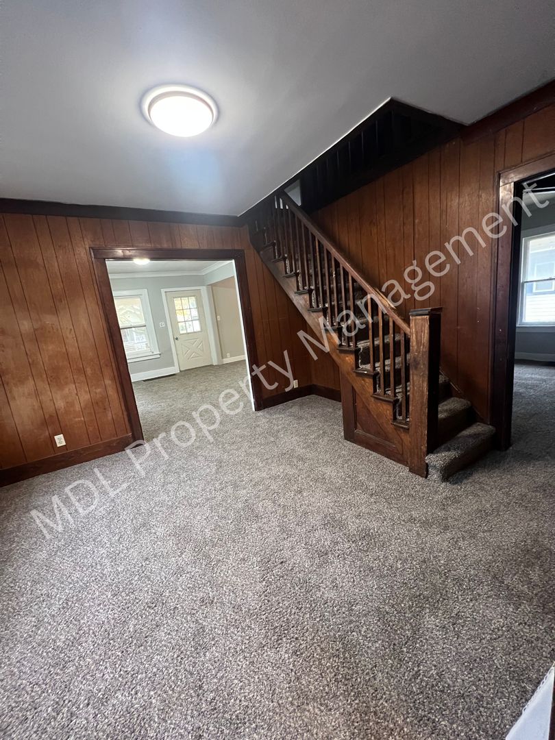 Saginaw House: 1506 Barnard Street