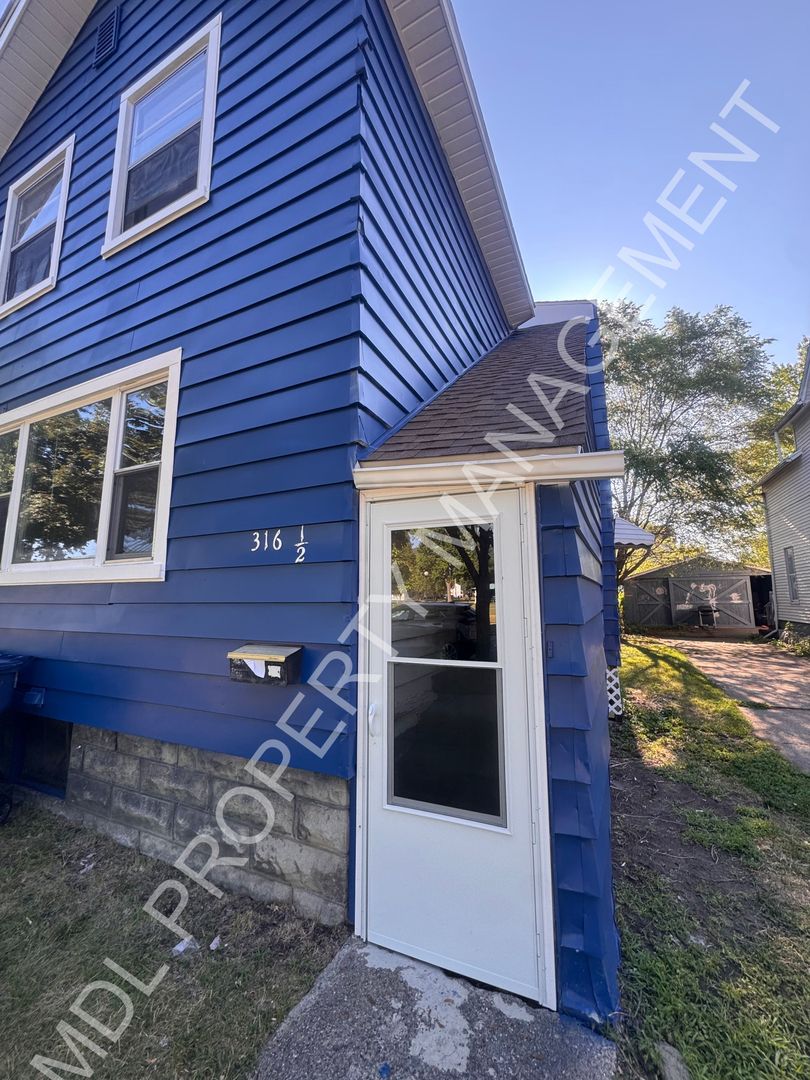 Bay City Apartment: 316 N Jackson
