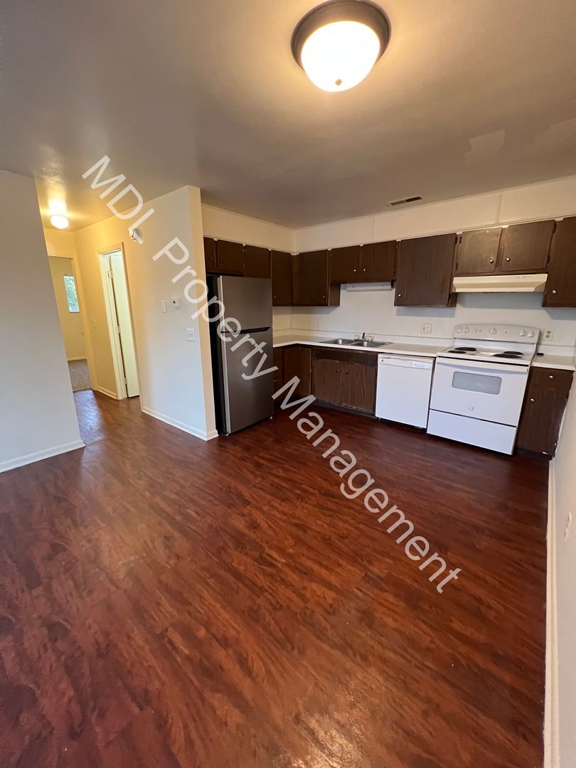 Saginaw Apartment: 1850 Squire Dr