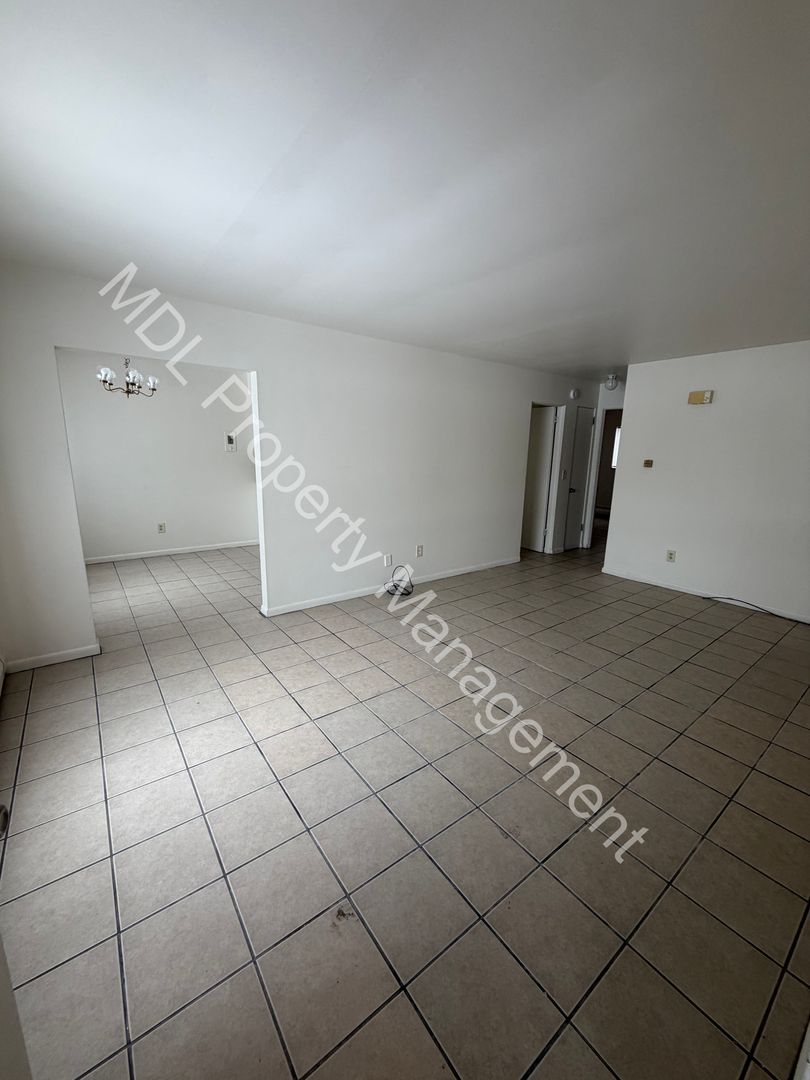 Saginaw Apartment: 2129 Weiss