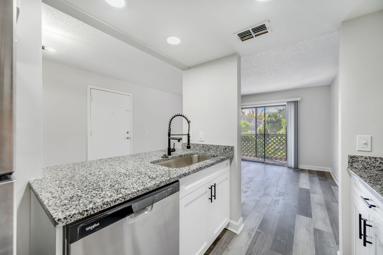 Tampa Apartment: 4131 E Busch Blvd