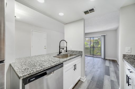 4123 E Busch Blvd, Apt 8 – photo 1