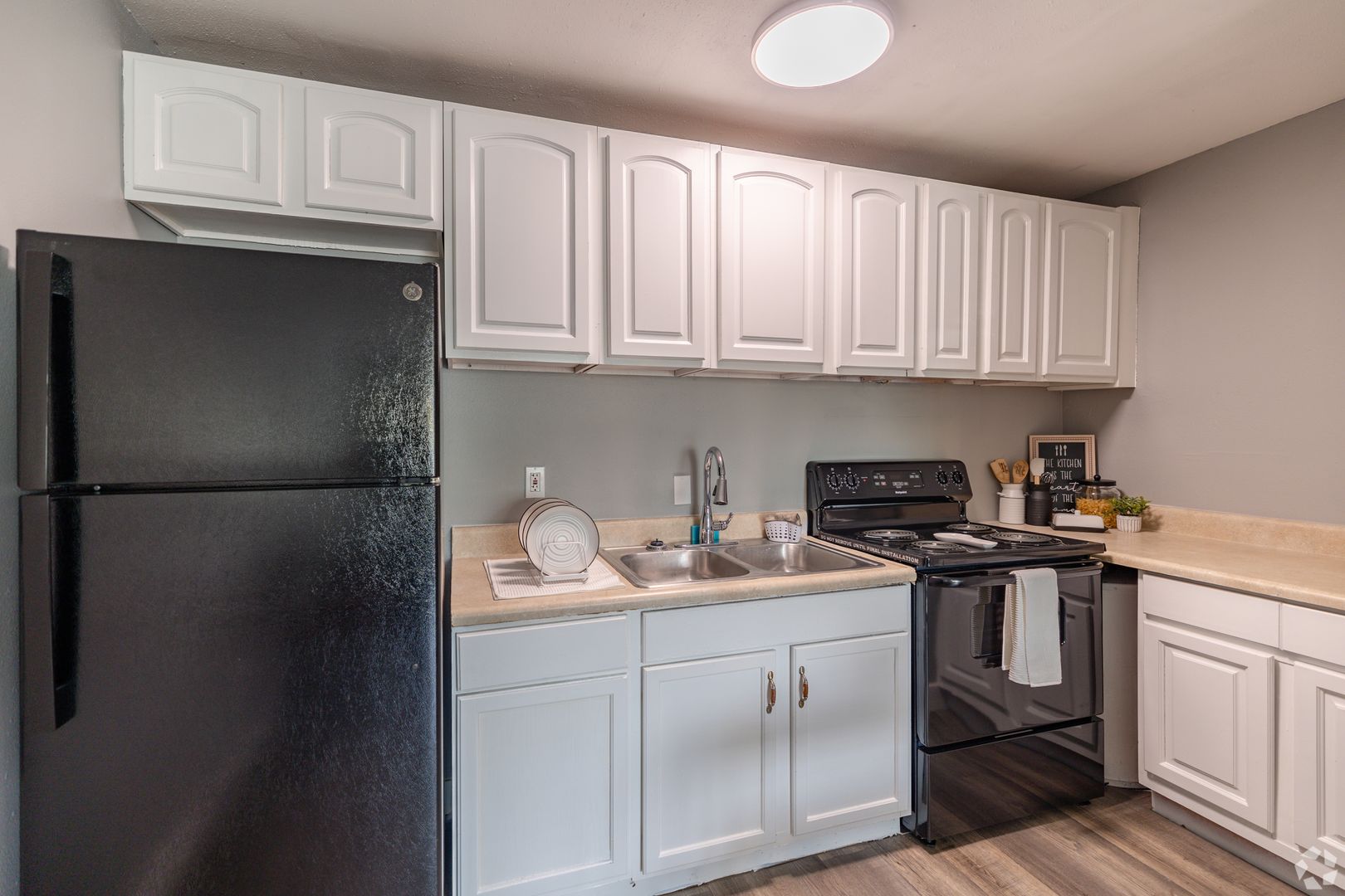 Tallahassee Apartment: 1554 Lake Avenue