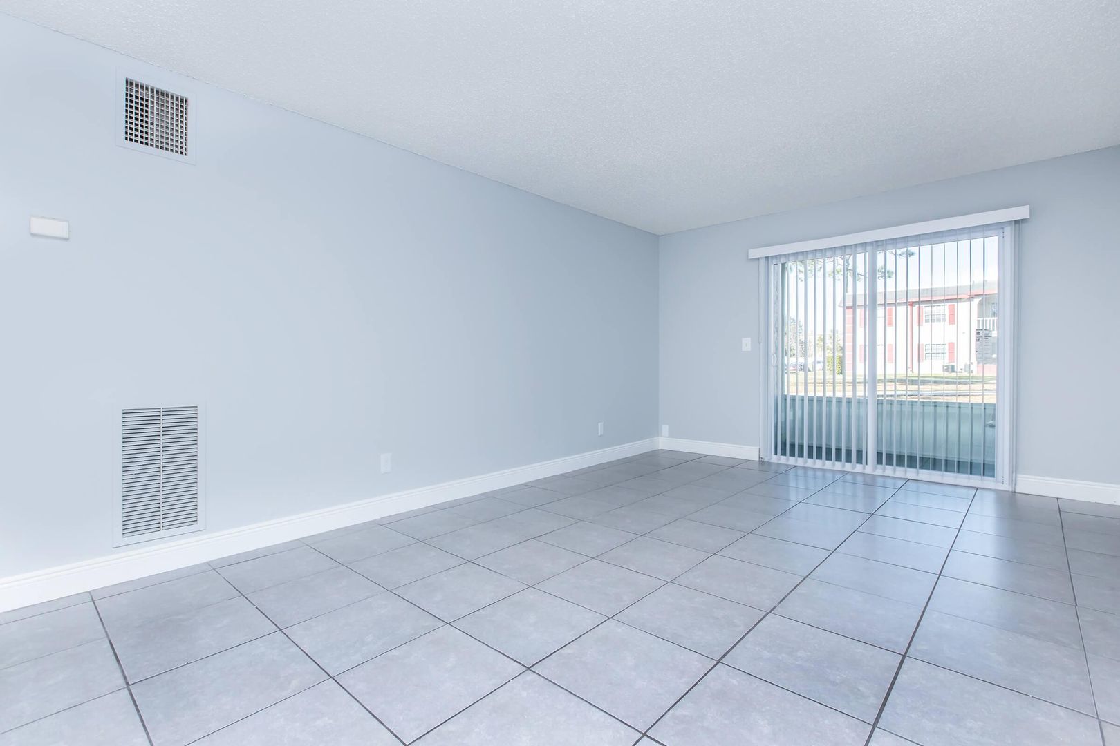Tampa Apartment: 11312 N 15th St