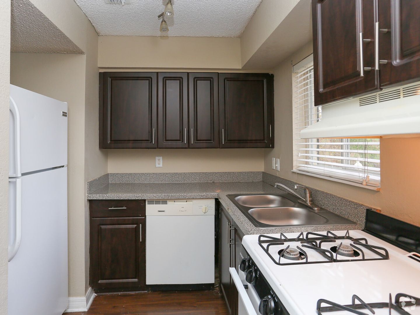 Jacksonville Apartment: 12802 Haverford Rd
