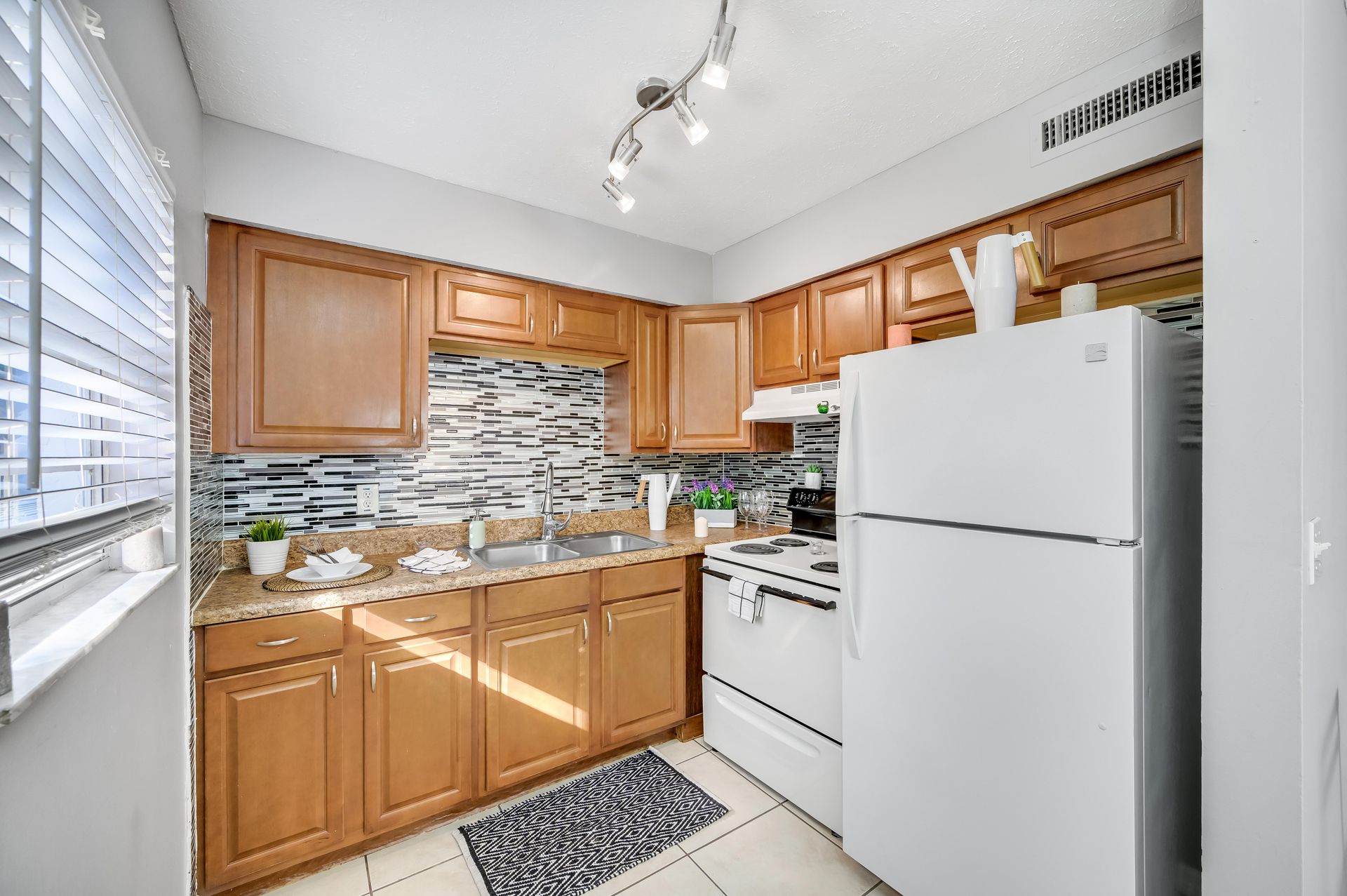 Temple Terrace Apartment: 11716 N 58th St