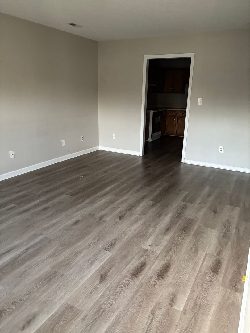 Winchester House: 154 13th Ave NW