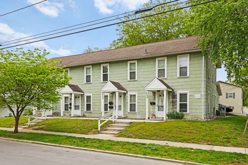 Aubrey Green Townhome- 2 Bedroom, 1 Bathroom