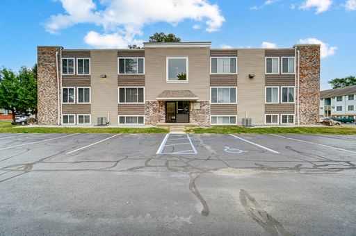 High Pointe Village Apartments - 2 Bedroom, 1.25 Bathroom – photo 1