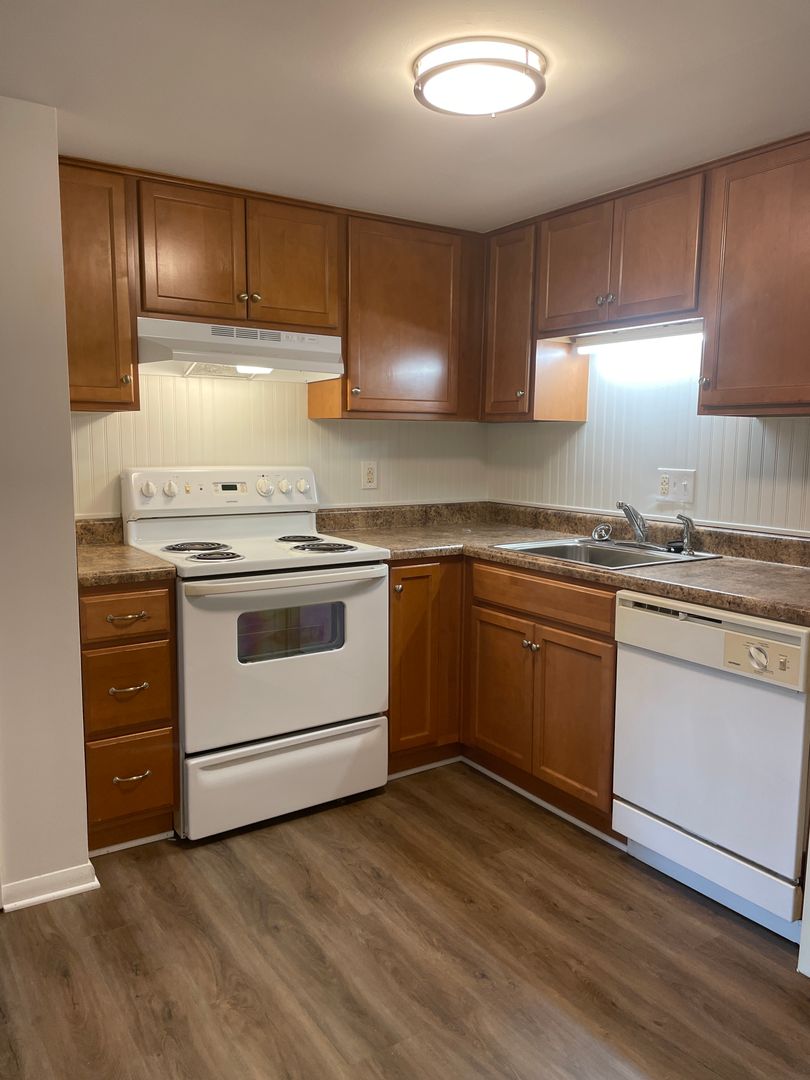 Roanoke Apartment: 3501 Normandy Lane