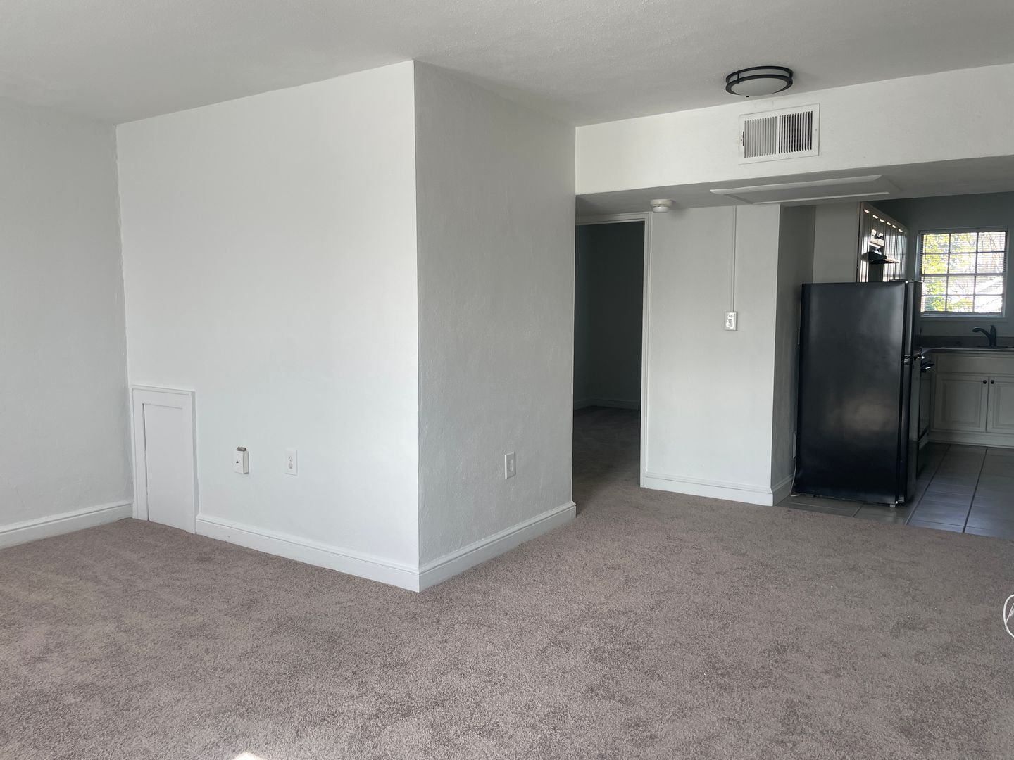 Salem Apartment: 231 Chestnut St