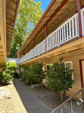 Beautiful Studio in Midtown! ** $500.00 Off First Full Month Of rent!** – photo 1