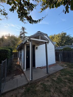 Cozy Studio in West Sacramento – photo 1