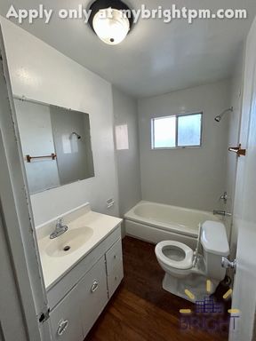 Charming Studio in South Land Park! *$1,000.00 Off First Full Month Of Rent!** – photo 1