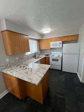 Comfortable 2-Bed, 1-Bath Home in a Peaceful Sacramento Neighborhood – photo 1