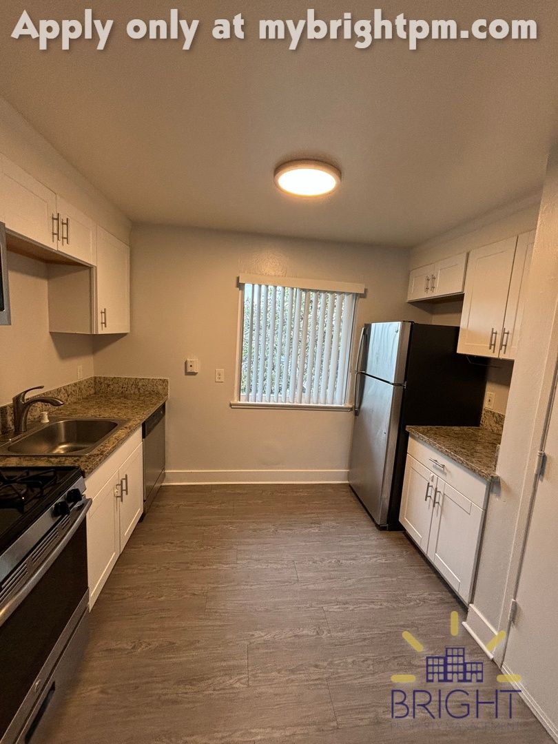 Carmichael Apartment: 5939 Sutter Avenue