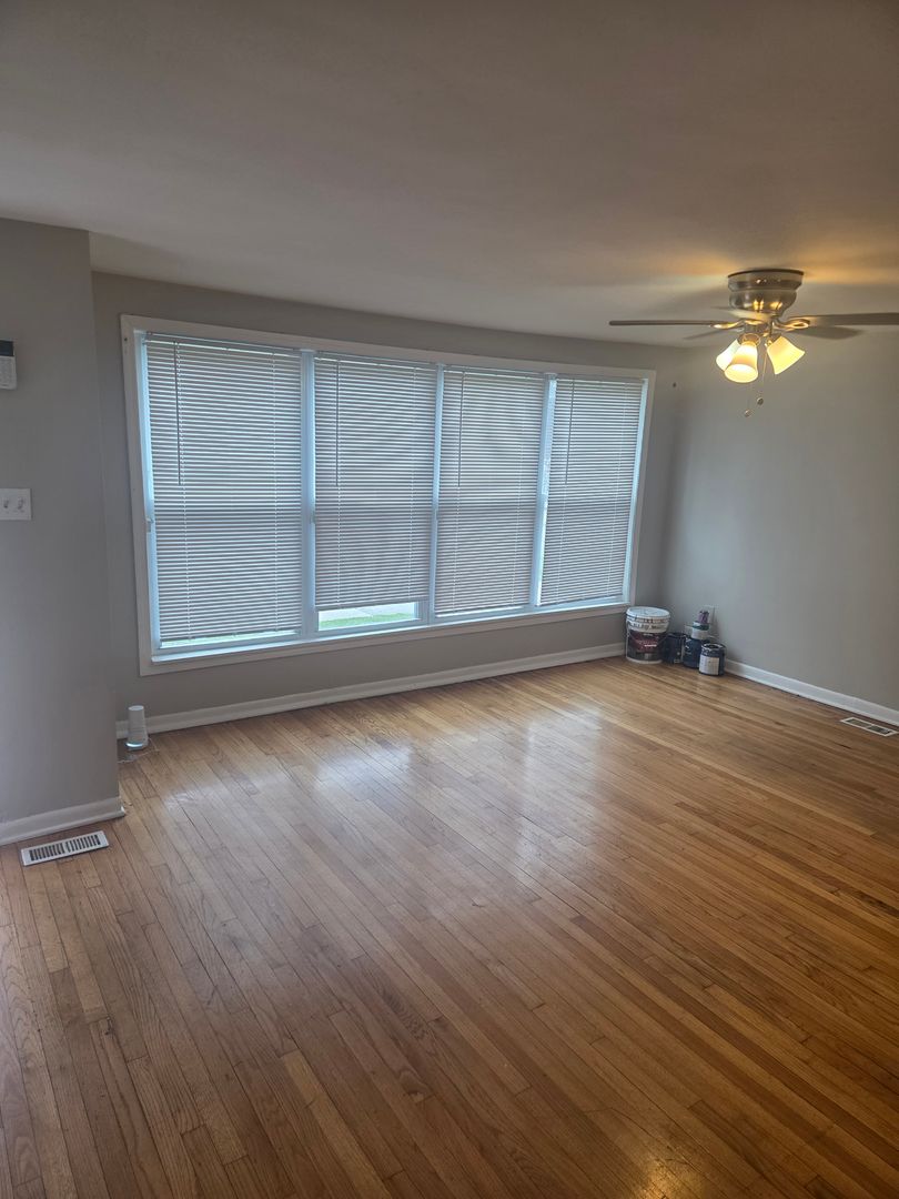 E1 CPV 10306 S Corliss Ave 3 of 12