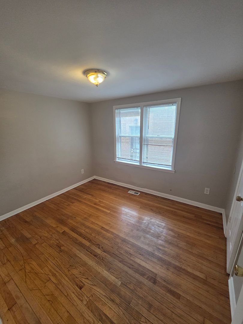 E1 CPV 10306 S Corliss Ave 12 of 12