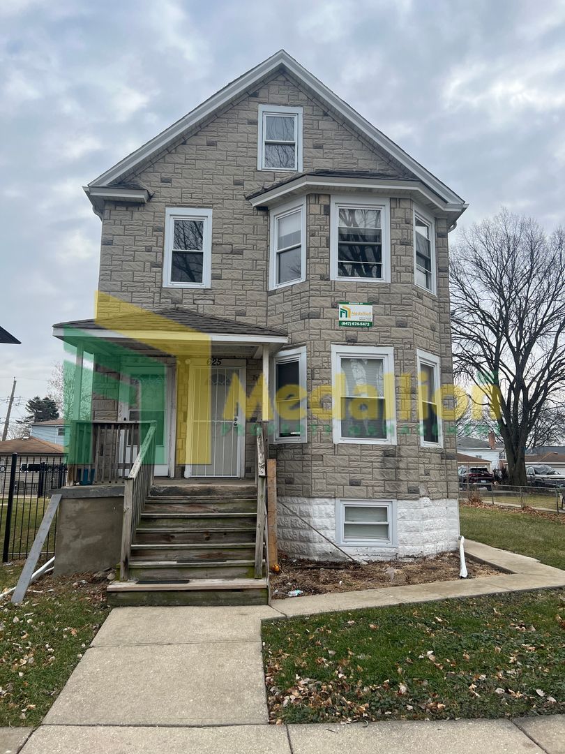 Maywood Apartment: 625 S. 12th Ave