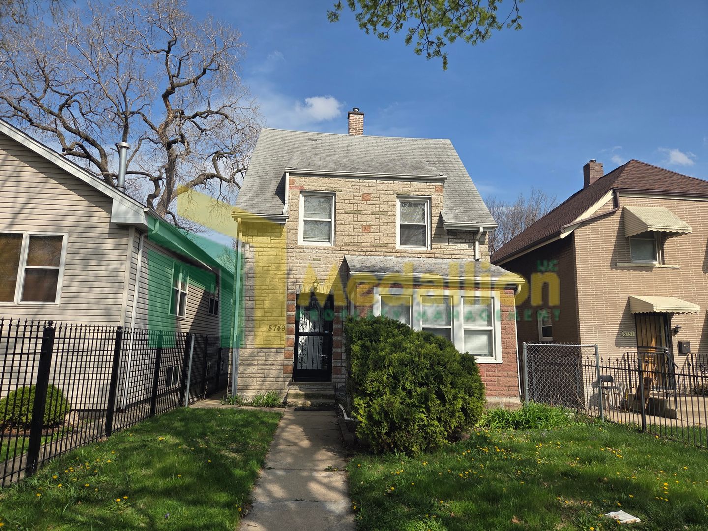 Chicago House: 8749 S Wabash Ave