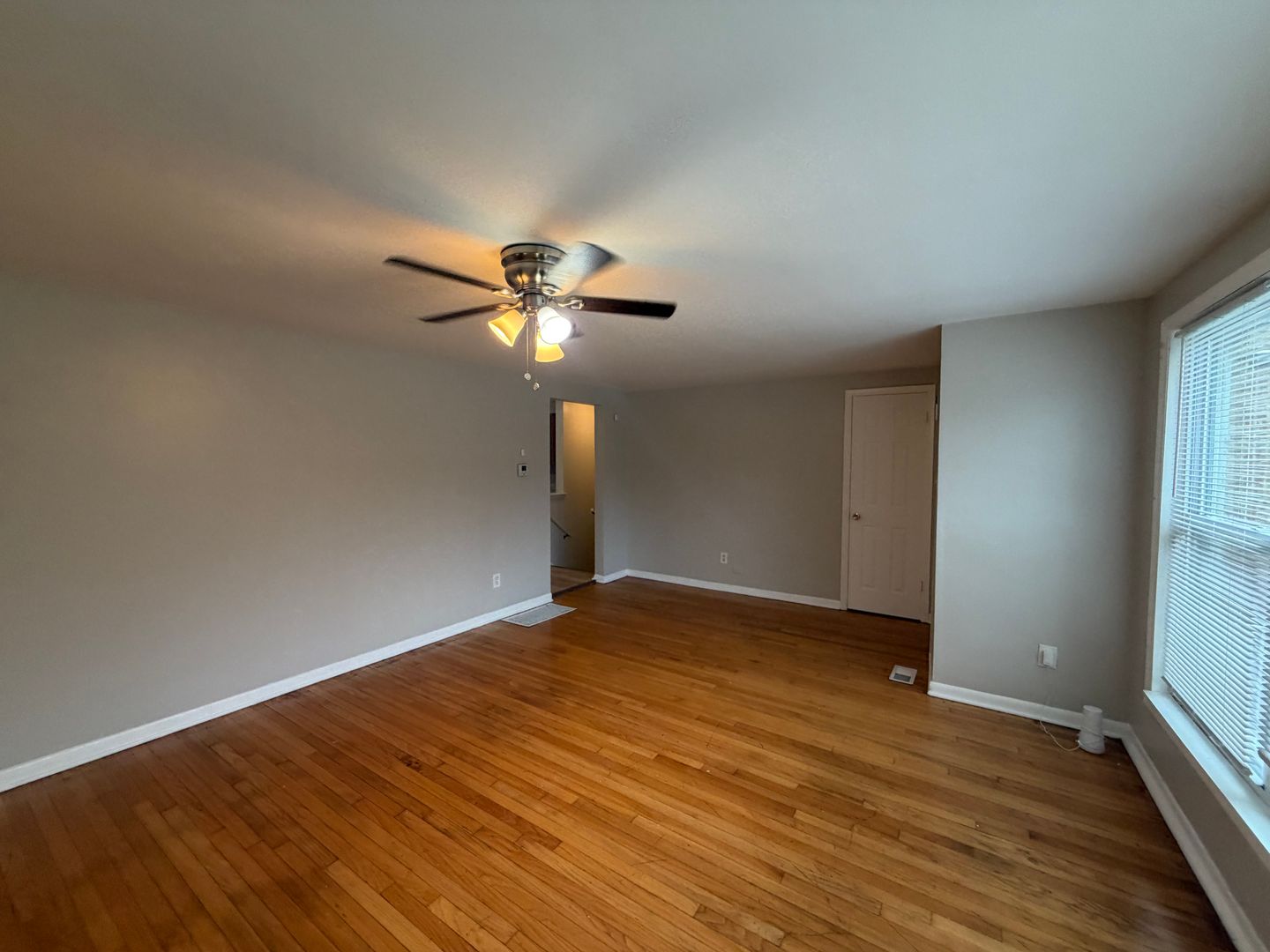 E1 CPV 10306 S Corliss Ave 5 of 12
