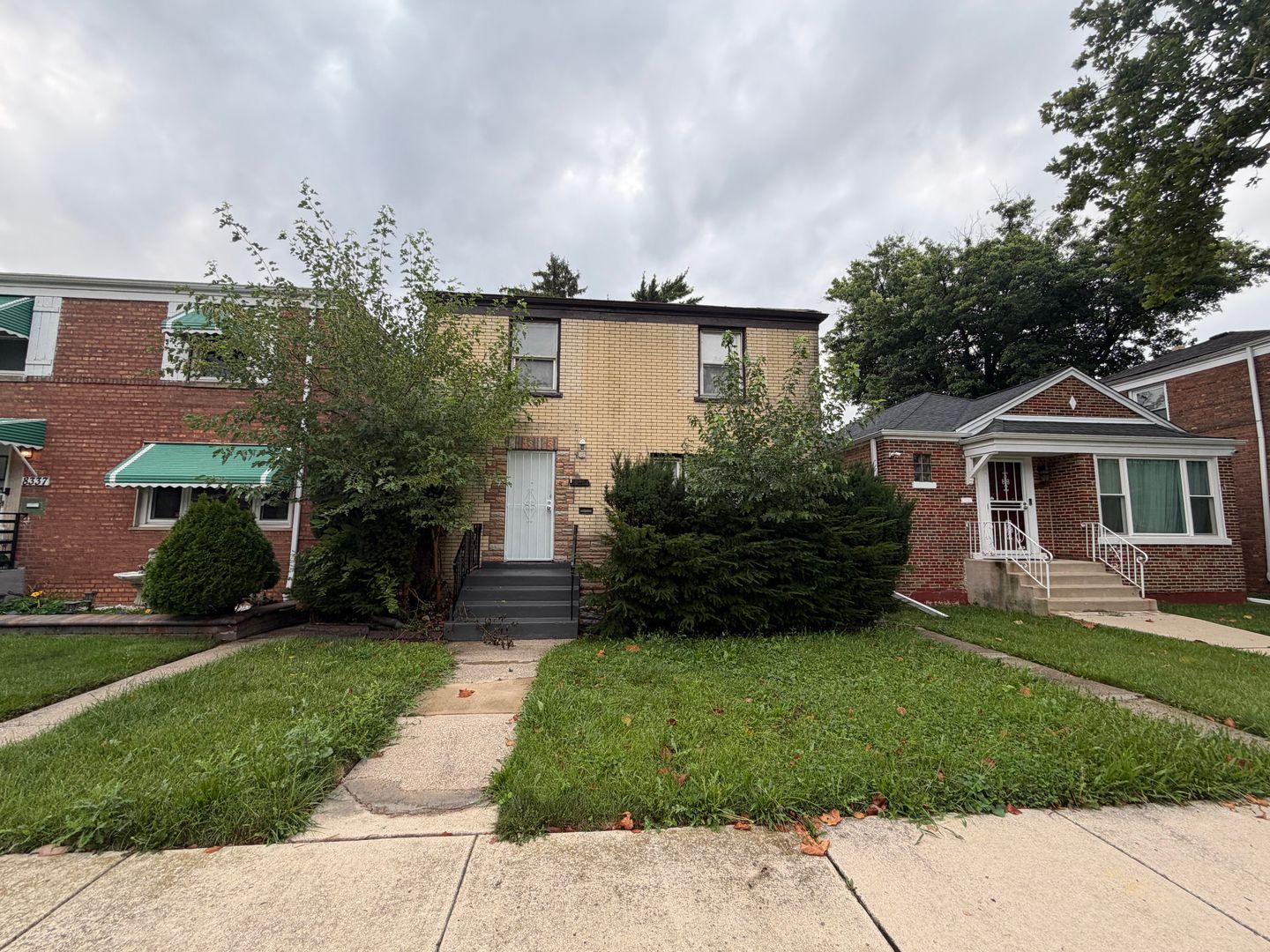 Chicago House: 8339 S Hamilton Ave