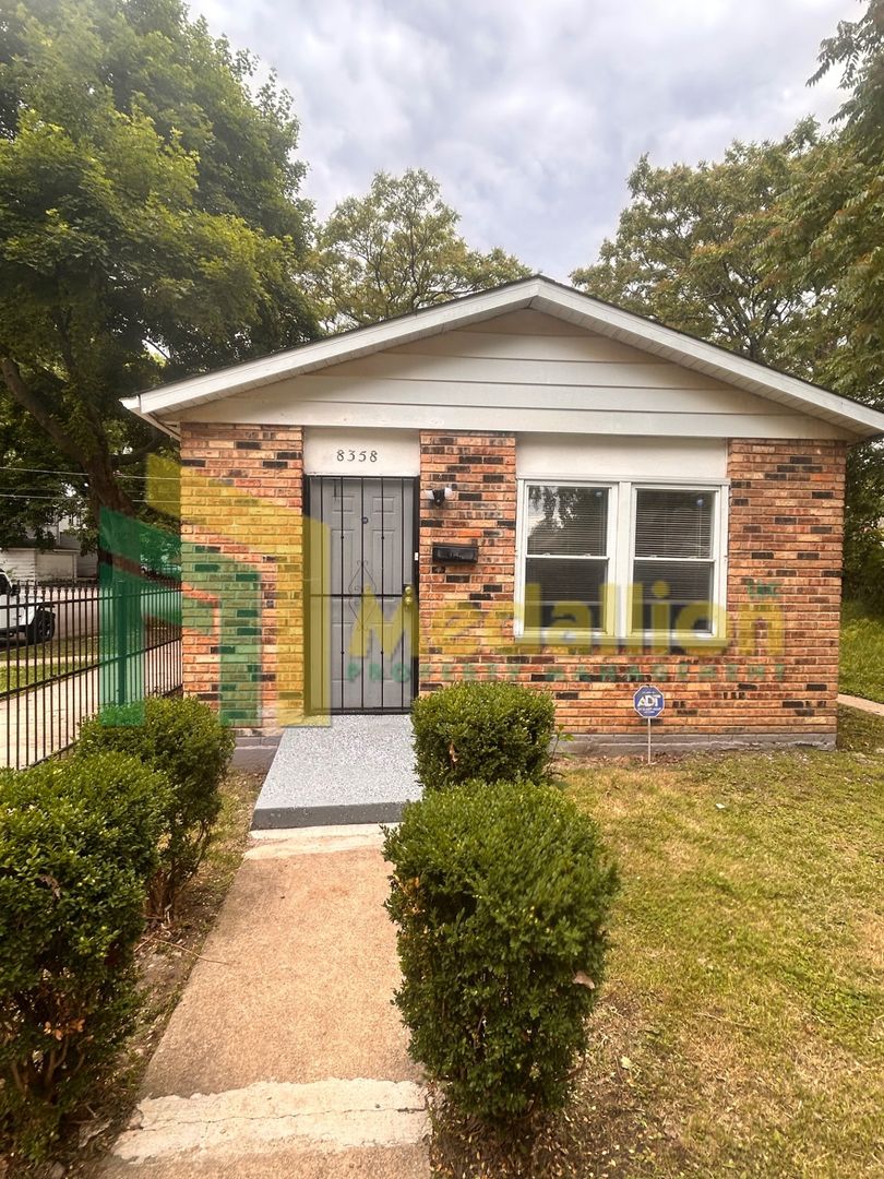 Chicago House: 8358 S Morgan St