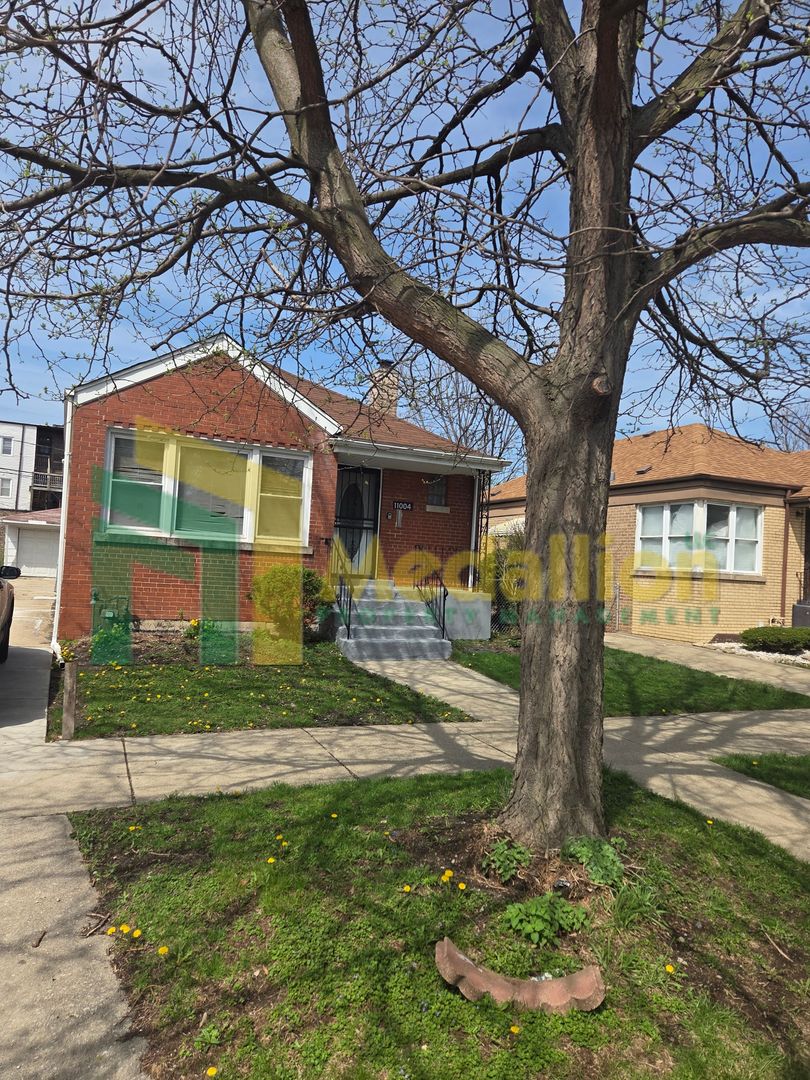 Chicago House: 11004 S Eberhart Ave