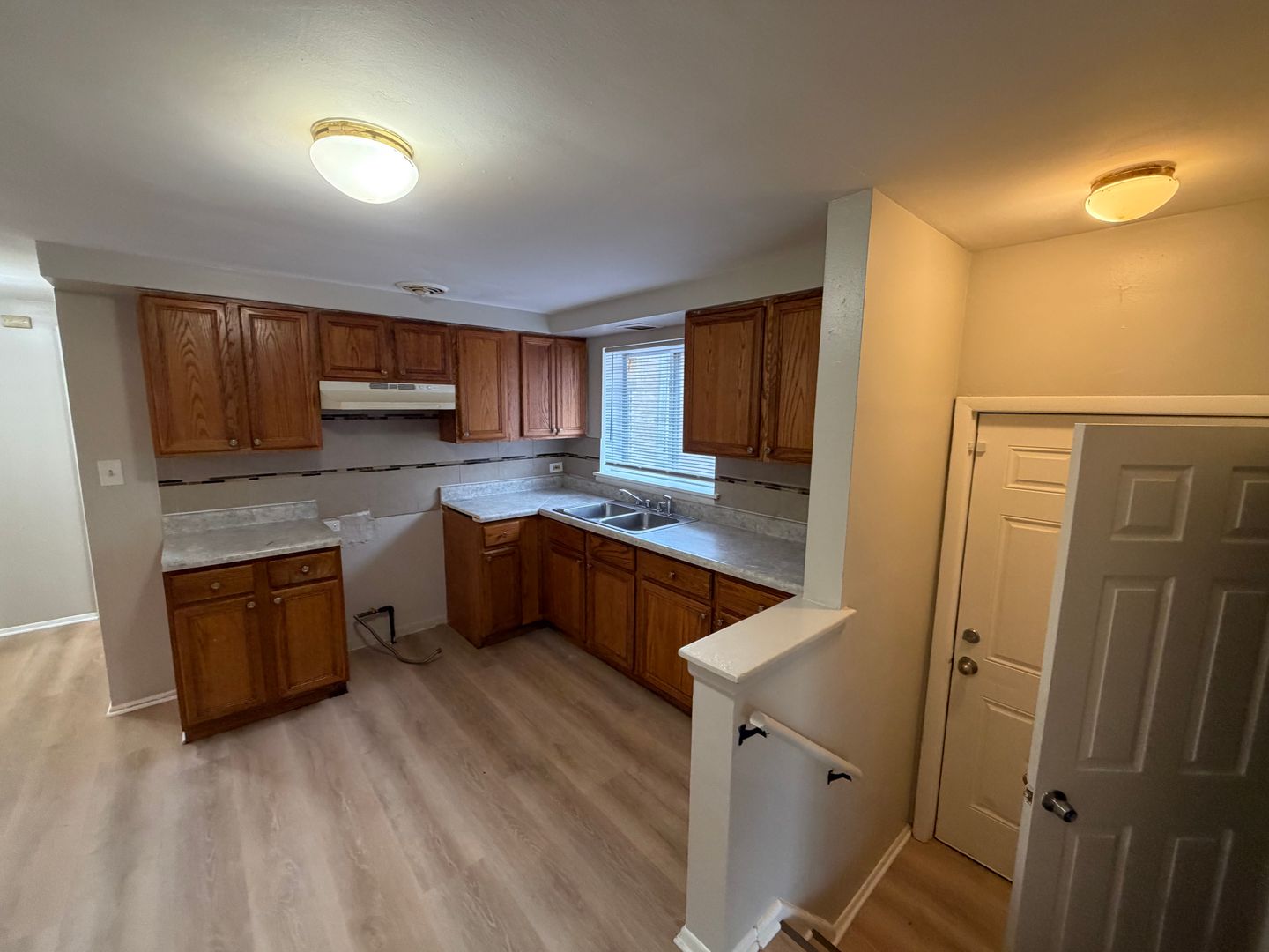 E1 CPV 10306 S Corliss Ave 8 of 12