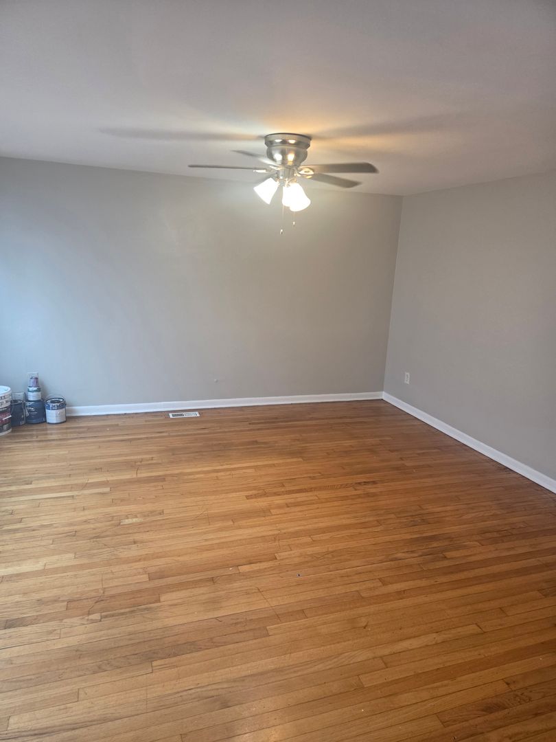 E1 CPV 10306 S Corliss Ave 2 of 12