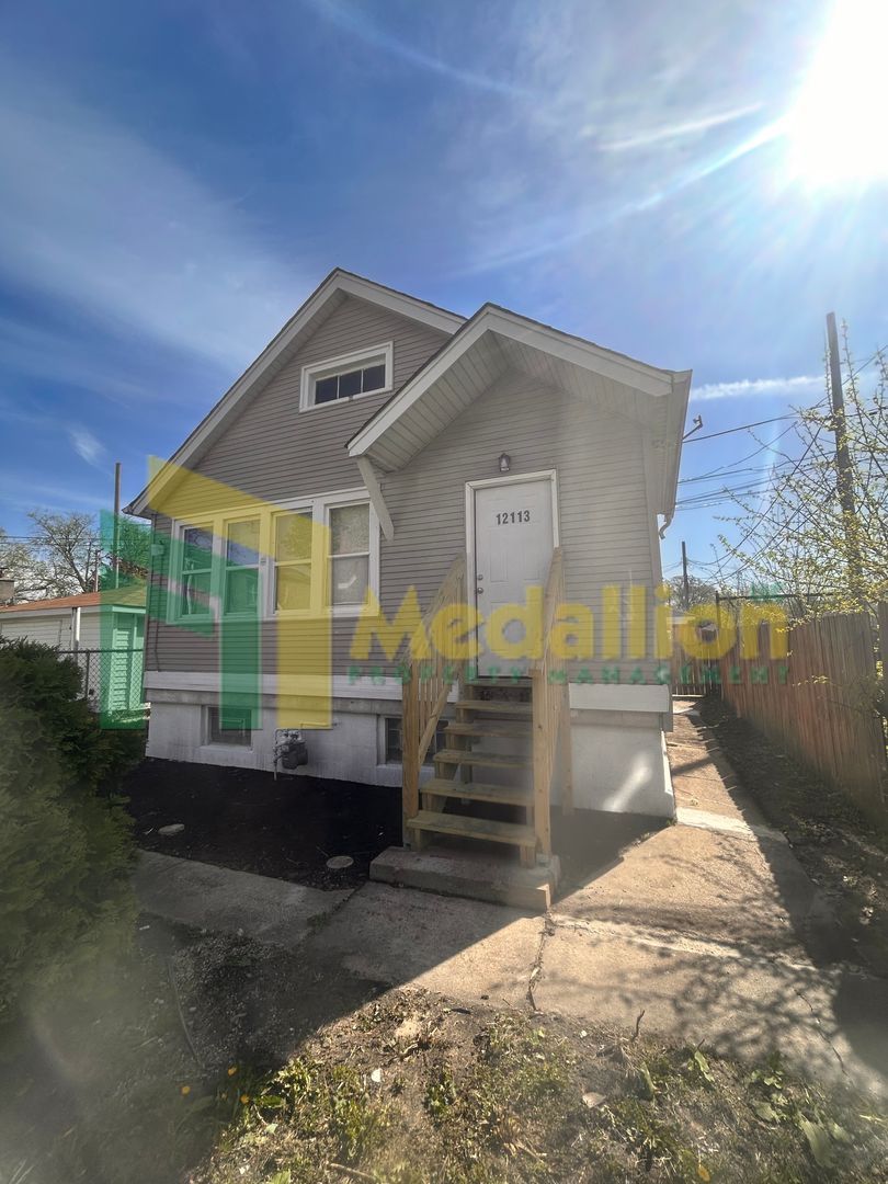 Chicago House: 12113 S State St