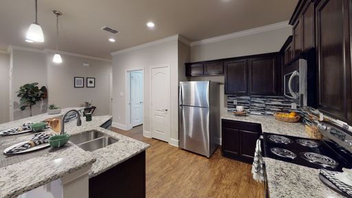 The Vail- 3BR/2BA w/ 2-car garage – photo 1