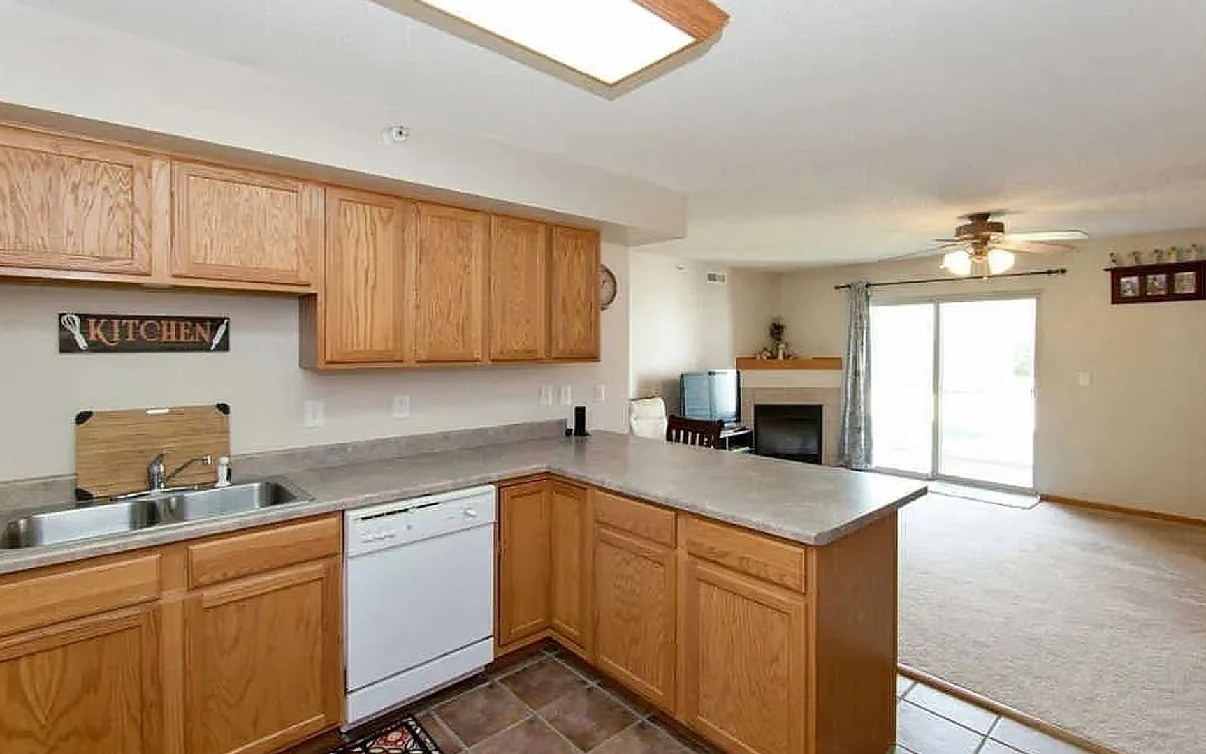 North Liberty Apartment: 1415 N Jones Blvd